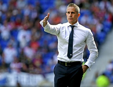 The site lists all clubs he coached and all clubs he played for. Football/Olympique lyonnais. Sylvinho: "Je respecte la ...