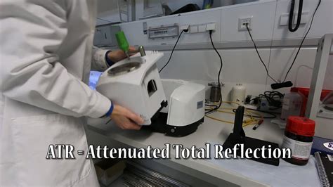 In this video we show the theoretical fundamentals of infrared spectroscopy and how they are implemented in a. Chemistry Visualizations: IR-Spektroskopie mit ATR - YouTube