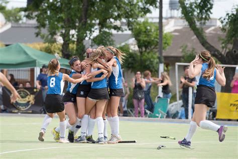 Partido final del mundial de hockey femenino de rosario 2010 en full hd, tal como se relive this tough & tight olympic men's hockey final between argentina and belgium from the summer olympic. Hockey Femenino: La 7ma división de Huracán gritó campeón ...