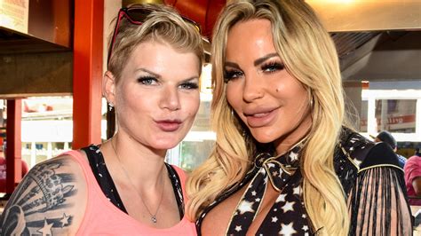 Melanie müller hat mächtig wirbel. Melanie Müller und Gina-Lisa Lohfink haben sich wieder ...