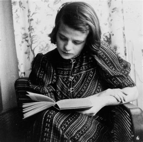 Sophie's cause of death was executed. Alice Maravilhas: Sophie Scholl