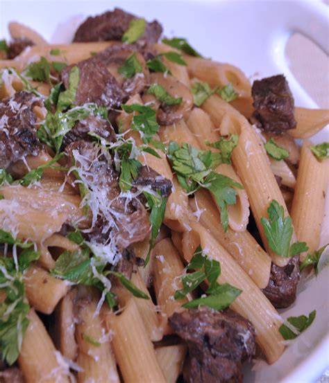 Once the bones and mushrooms start to brown, add the garlic. Leftover Prime Rib Pasta - Mac & Molly