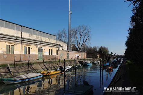 Stadio giuseppe meazza is een voetbalstadion in milaan. Stadio Comunale Pierluigi Penzo - StadiumDB.com