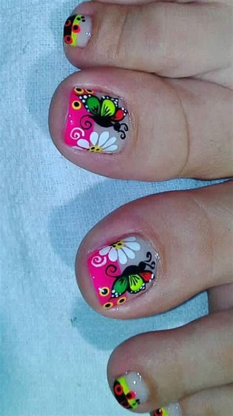 Pero, gracias a ellos, es que todavía estás de pie. Uñas hermosad | Arte de uñas de pies, Diseños de uñas ...