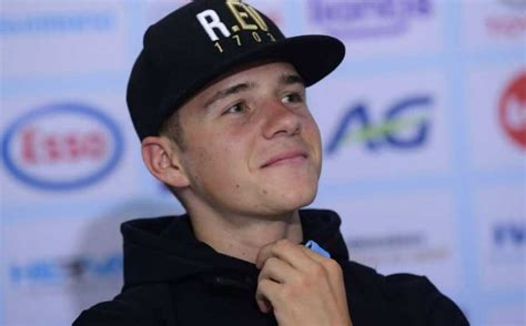 Verruilt remco evenepoel zondag het wit voor roze? Remco Evenepoel en ex-vriendin nemen onverwachte ...