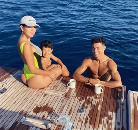 Rodriguez, 27, is not one to avoid attention wherever she. Georgina Rodriguez | 2021 inizia bollente con il suo CR7 -FOTO