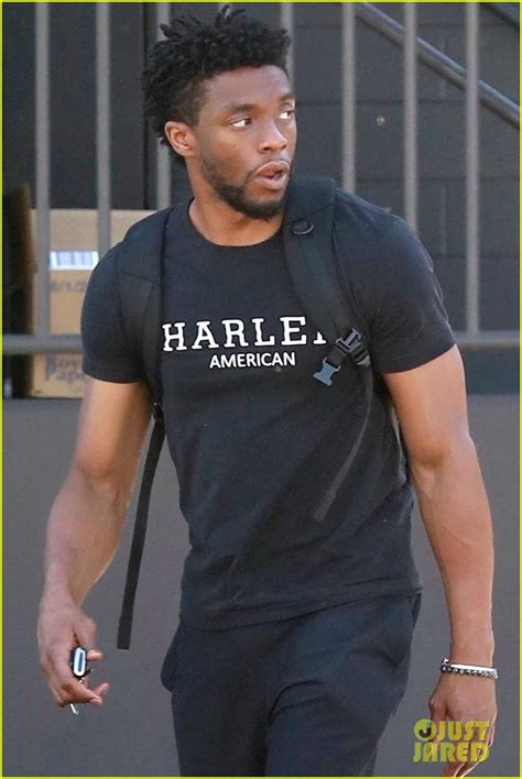 Чедвик боузман » chadwick boseman. Chadwick Boseman Grabs Lunch With Friends in Los Angeles ...