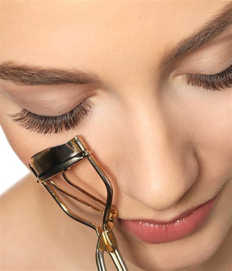 This rose gold eye lash curler is made of surgical grade stainless steel and is designed to fit all eye shapes and sizes. 10 Pair False Eyelash, 2 Eyelash Glue + 1 Eyelash Curler ...