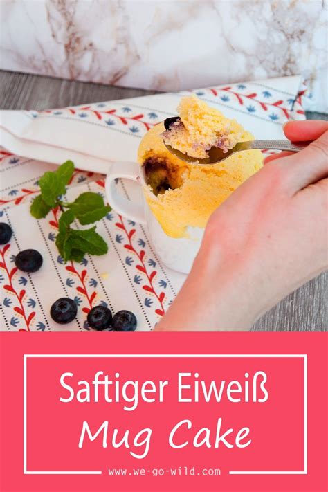 Nimm den teller aus der mikrowelle und lass die süßen knusperstücke zunächst abkühlen. Schoko Protein Tassenkuchen aus der Mikrowelle | Rezept ...