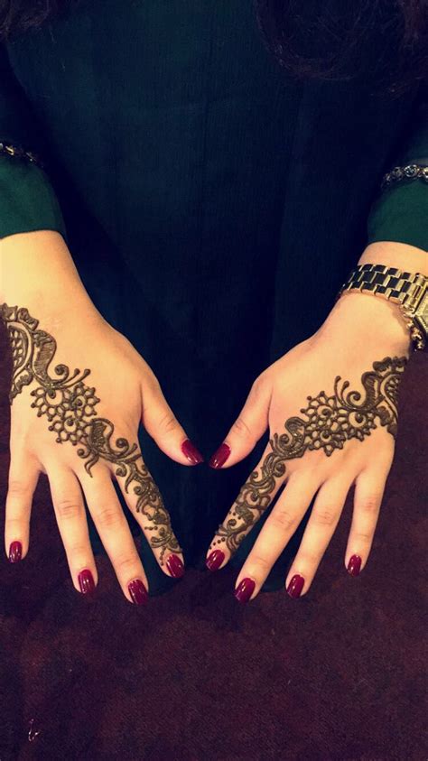 A henna tattoo is a type of a tattoo that is usually temporary. Strip henna design | Henna hand tattoo, Henna, Henna design