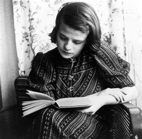The daughter of leftist politician robert scholl, she grew up in forchtenberg, ludwigsburg, and ulm, germany, with siblings named inge, hans, elisabeth, sophie, werner, and thilde. InfoFacts: Sophia Magdalena Scholl