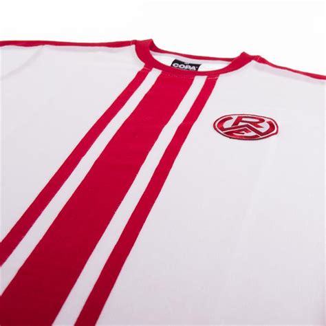 This page contains an complete overview of all already played and fixtured season games and the season tally of the club rw essen in the season overall statistics of current season. Rot-Weiss Essen retro voetbalshirt 1970's - Voetbalshirts.com