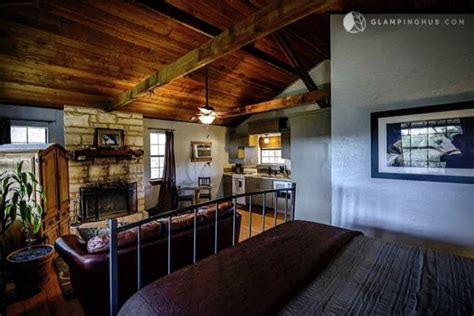 Find romantic getaways in flagstaff, az and weekend getaways near the city! 9 Romantic Cabins in Texas - AllTheRooms - The Vacation ...