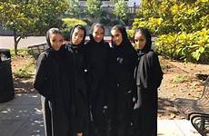 sisters muslim