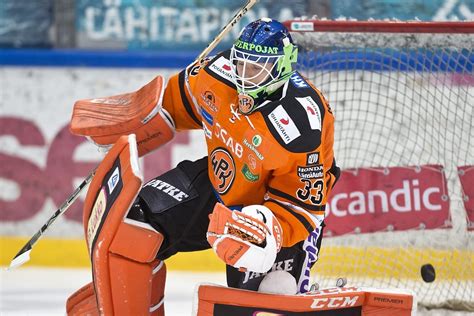 Emil larmi is now a name on every mouth all over the world. Larmi nollasi KalPan - "Piti katsella veskareiden ...