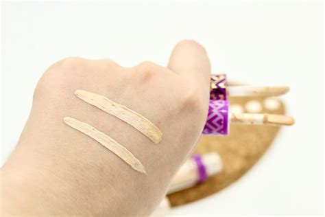 It's like an instant eye lift in a bottle! Tarte Shape Tape vs. Glow Wand - When I'm Older