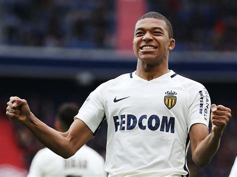 Kylian was your biggest supporter, jumping up in celebration as you cheer when you bagged yourself a few goals for your country. Mbappé quer continuar no Mónaco