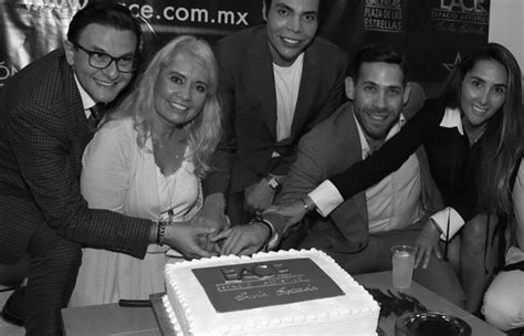 La actriz, que recientemente recibió el premio. ACTITUD AL MOMENTO: CARLA ESTRADA INAUGURO SU ACADEMIA ...