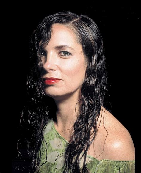 Sandra mihanovich (born april 24, 1957) is an argentine singer, musician, and composer of rock, blues, and tango rhythms. Yo Soy: Cantantes - Sandra Mihanovich
