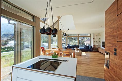 Dabei bietet huf haus viel mehr als ein gebautes haus oder klassisches einfamilienhaus: Modernes Fachwerkhaus kaufen - modernes Haus mit viel Glas ...