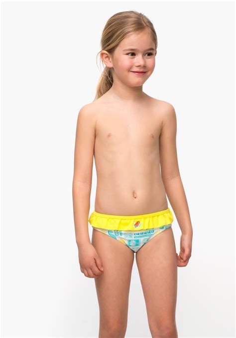 They offer comfort to babies or versatility when combined with the tops of other bikinis. Comprar Culetín estampado con volante DISNEY. ¡Aprovéchate ...