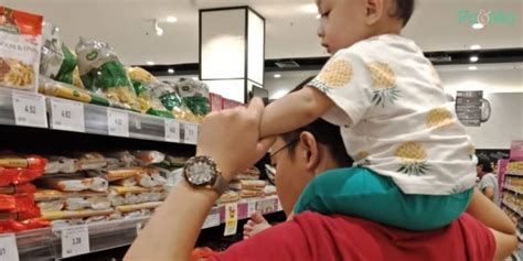 Sebagaimana kisah yang dipaparkan ini, membayangkan sikap tidak puas hati anak anak terhadap ibu bapa. Jadilah Ibu Bapa Yang "Sampai Hati & Tegas", Jangan Asyik ...