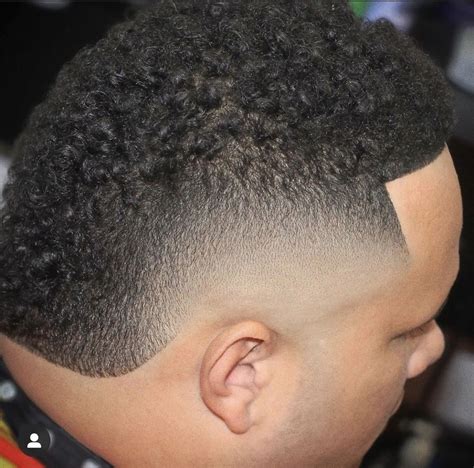 These 19 curly hair fade haircuts are the most popular and coolest looks for all types of curls. Taper fade in 2020 | Burst fade, Hair, Taper fade