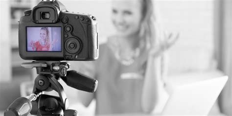 Video resumes, sometimes called visumé or video cv, were first introduced in the 1980s for use and distribution via vhs tape, but the idea never took off beyond the video taping of interviews. Faire un CV vidéo efficace et professionnel - Marie Claire