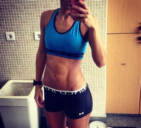 Carolina patrocínio e pimpinha jardim na selfie. Carolina Patrocínio exibe abdominais - a Ferver - Vidas