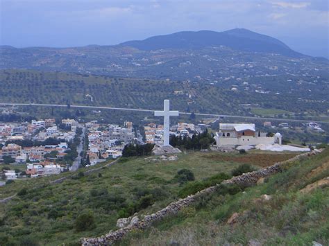 Keratea accommodation in hotels, apartments with huge savings. keratea from above Photo from Panio in Athens | Greece.com