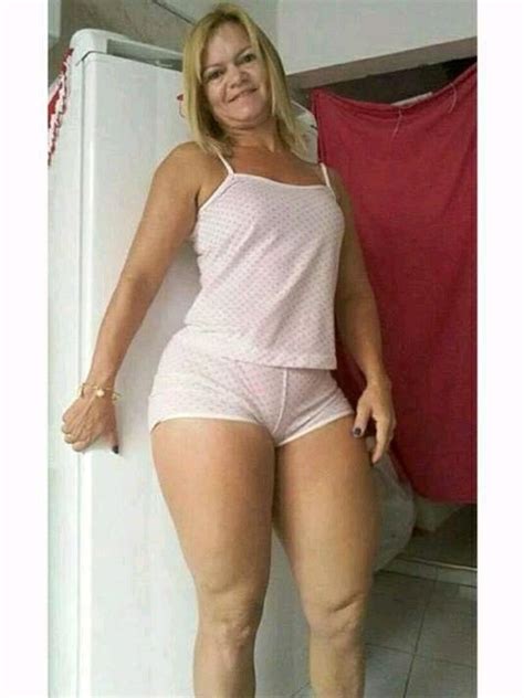 Além de modelo de moda tamanho em roupa interior, jovem mulher gorda em fundo cinza, corpo feminino com sobrepeso. Pin de Heman em mamasitas | Fotos de biquíni, Mulheres ...