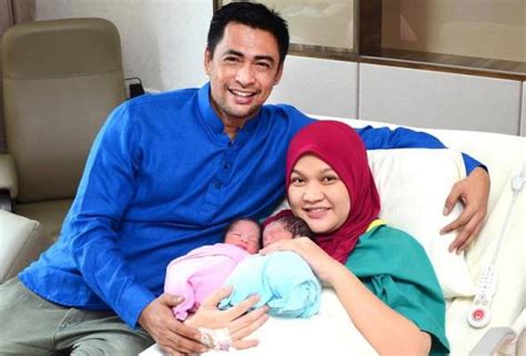 Bagi korang yang tak tahu, dr sheikh muszaphar juga ingatkan tarikh 10 oktober ni juga sangat bermakna sebab ini tarikh anniversary dia ke angkasa. Tahniah! Dr Sheikh Muszaphar dan isteri dikurnia sepasang ...