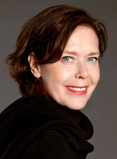 Avec des capacités intellectuelles supérieures à la moyenne, elle saute. 'Emmanuelle' star Sylvia Kristel dies at 60