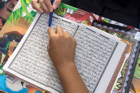 مرحبا بكم في الصفحة وليمة. Ini 12 Hukum Bacaan Tajwid untuk Membaca Al Quran - Umroh.com