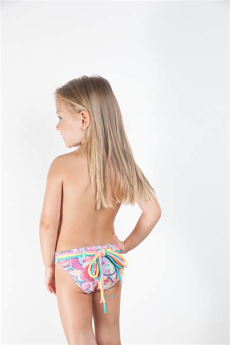 Si tienes dudas entre dos tallas escoge la menor. nina culetin&Young little girls bikini