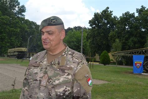 Dezember 1964 in szentes) ist ein general, vezérezredes des ungarischen heeres und der militärischer befehlshaber der ungarische streitkräfte, magyar honvédség. Vezérezredes lett a Honvédség parancsnoka (Szentesi vonatkozásokkal) - Hir45.hu