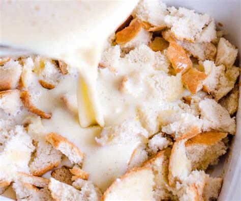 Vegan bread pudding is easy and simple to make, and you probably have all or most of the ingredients in typical bread pudding includes eggs, cream, or milk, but you don't need any of these for a vegan version. Yard House Bread Pudding Recipe : This southern bread ...