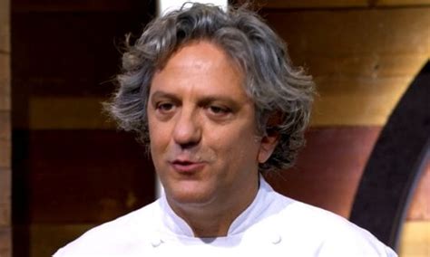 Giorgio locatelli vive da così tanto tempo oltremanica che quando racconta la sua storia o le sue ricette sembra uno di quei nativi inglesi che si agitano per i diritti della volpe allo speaker's corner di. Masterchef Italia 2019 Giorgio Locatelli chi è il nuovo ...