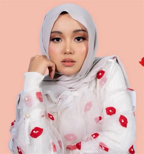 Ost duda pujaan dara tak malu by farisha irish official mv lyrics. Biodata Penyanyi Farisha Iris, Peserta Big Stage 2020 ...