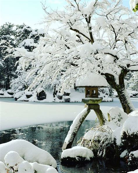 More images for japanese surnames with snow » lantern in snow | Japanese lamps, Traditional lanterns ...