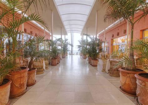 Ma si ha l opportunità di fare bagni nella piscina con >> leggi la recensione completa. Hotel Reina Isabel Las Palmas * * * * Gran Canarias | España