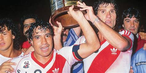 Tão favorito ao título quanto o atual campeão da libertadores, o river plate também inicia hoje sua trajetória na competição continental. La noche que River al fin pudo ser campeón de América ...