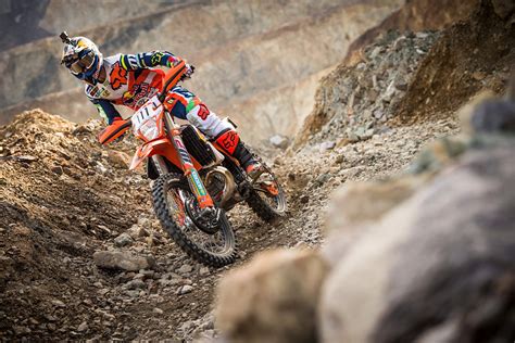 The hare scramble is one of if not the toughest enduro races in the world. Red Bull Hare Scramble 2016 Hard Enduro Day 1 highlight