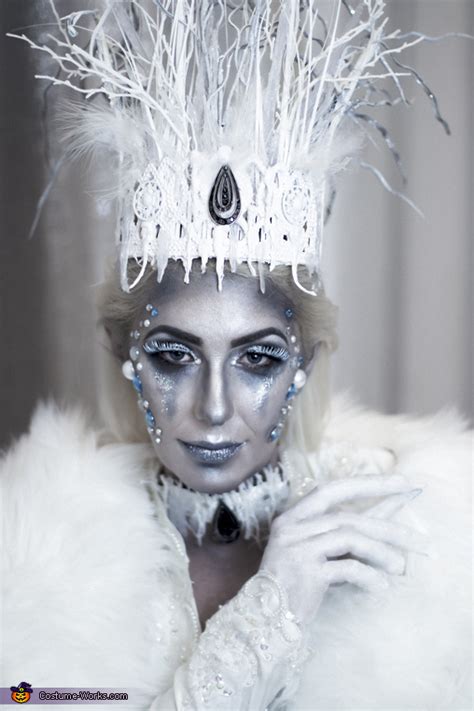 Fantástico iluminador cabezal ice queen. Ice Queen Adult Costume - Photo 2/4