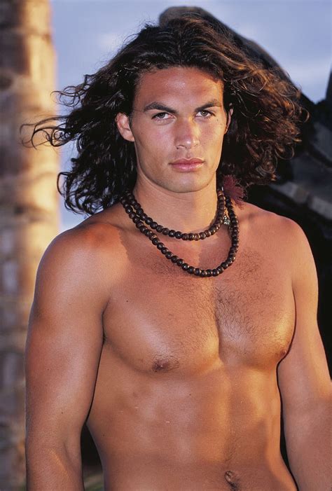 Настоящее имя — джозеф джейсон намакайа момоа (joseph jason namakaeha momoa). Jason Momoa