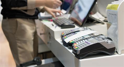 Vous trouvez les offres sans engagement trop. Faut-il acheter un TPE Verifone plutôt qu'Ingenico