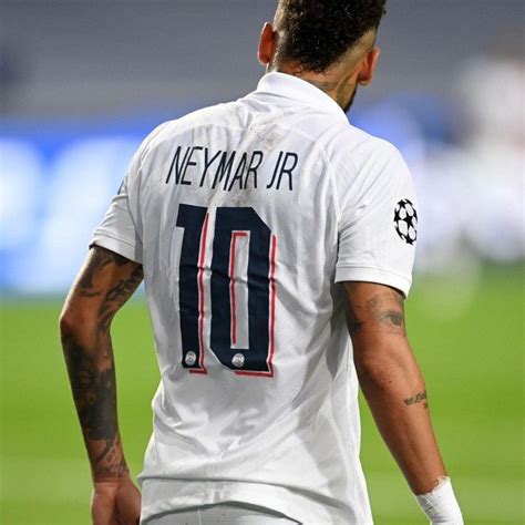 Disponível na amazon prime vídeo, a produção acompanha a antes de mais nada, confira o prognóstico e palpite para a partida entre cruzeiro x vitória, que ocorre. Pin de Matthias Henrion em Neymar JR | Neymar jr, Neymar ...