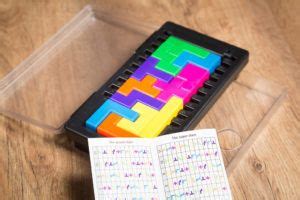 Mueve las figuras con las flechas del teclado. Juegos de mesa tipo Tetris... ¿te atreves con él?