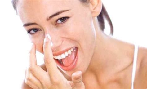 Biarkan selama 10 menit, lalu cuci muka anda dengan air hangat. Cara Menghilangkan Jerawat Batu di Hidung secara Alami ...