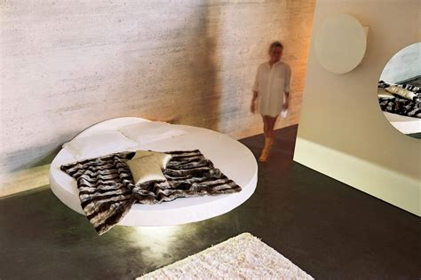Maybe you would like to learn more about one of these? Letto Tondo Dwg : Letto Rotondo Fluttua Un Letto Rotondo ...
